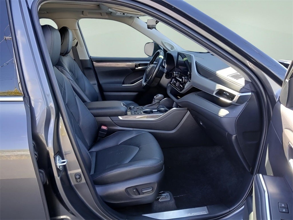 2023 Toyota Highlander Platinum