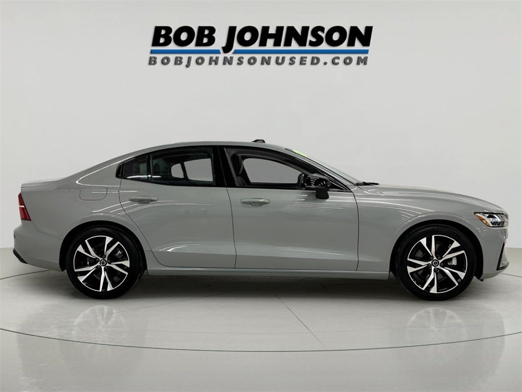 2025 Volvo S60 B5 Core CarBravo