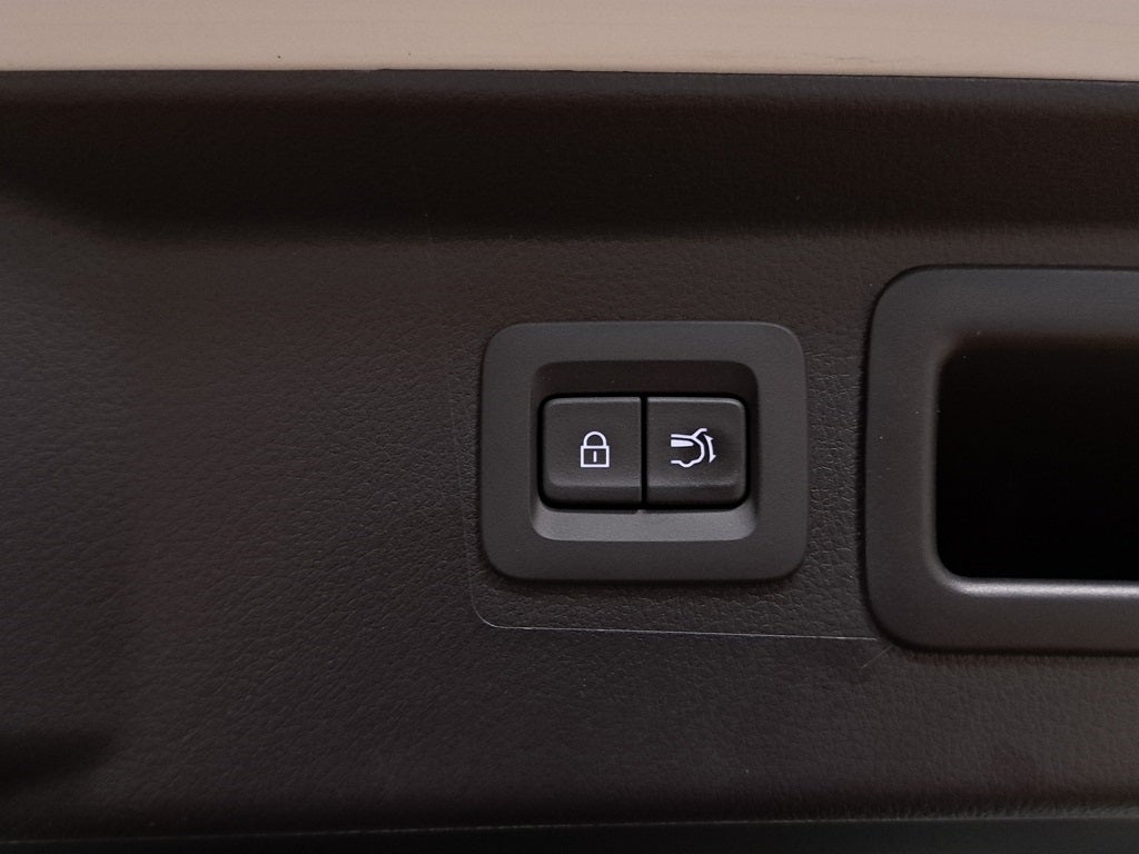 2025 Mazda Mazda CX-50 2.5 S Premium Plus Package Panoramic Sunroof NEW TIRES!