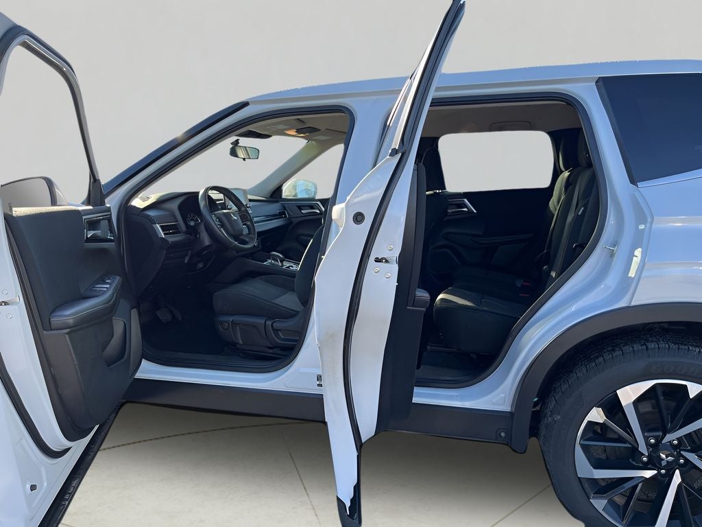 2022 Mitsubishi Outlander ES