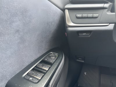 2023 Lexus RZ 450e Luxury