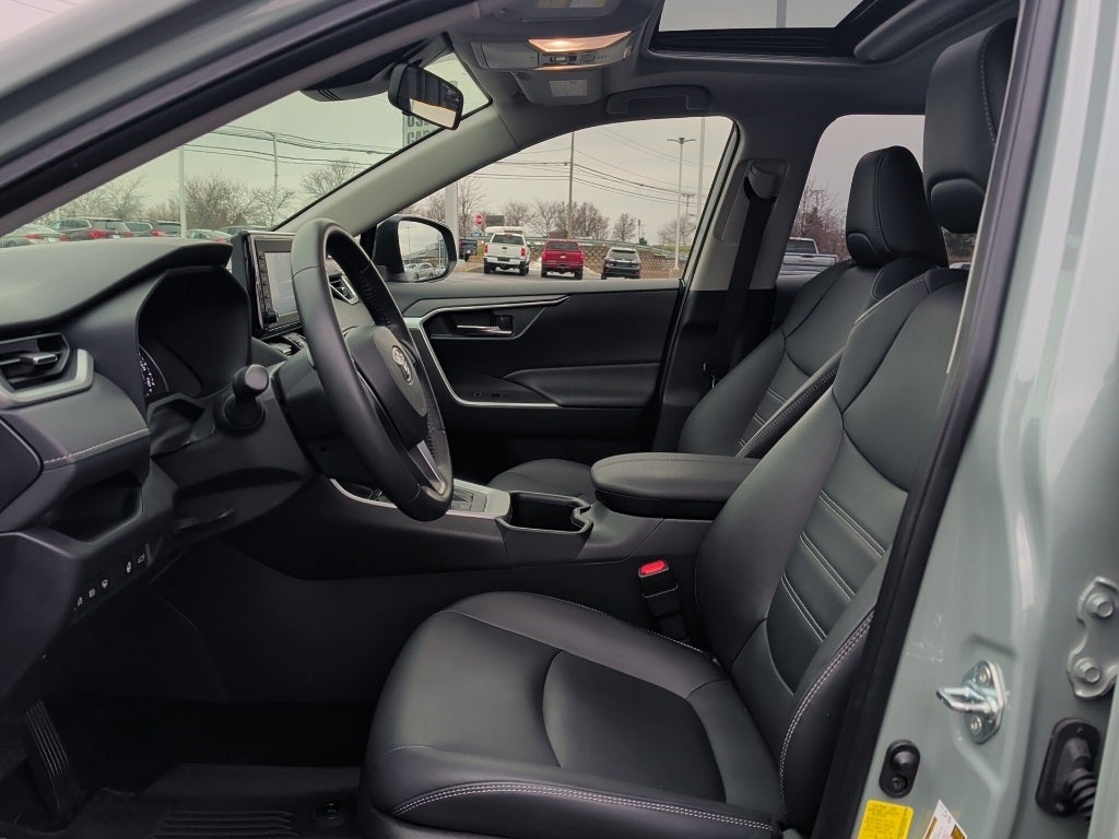 2022 Toyota RAV4 Hybrid XLE Premium