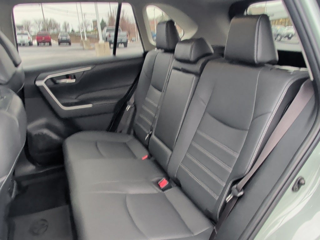 2022 Toyota RAV4 Hybrid XLE Premium