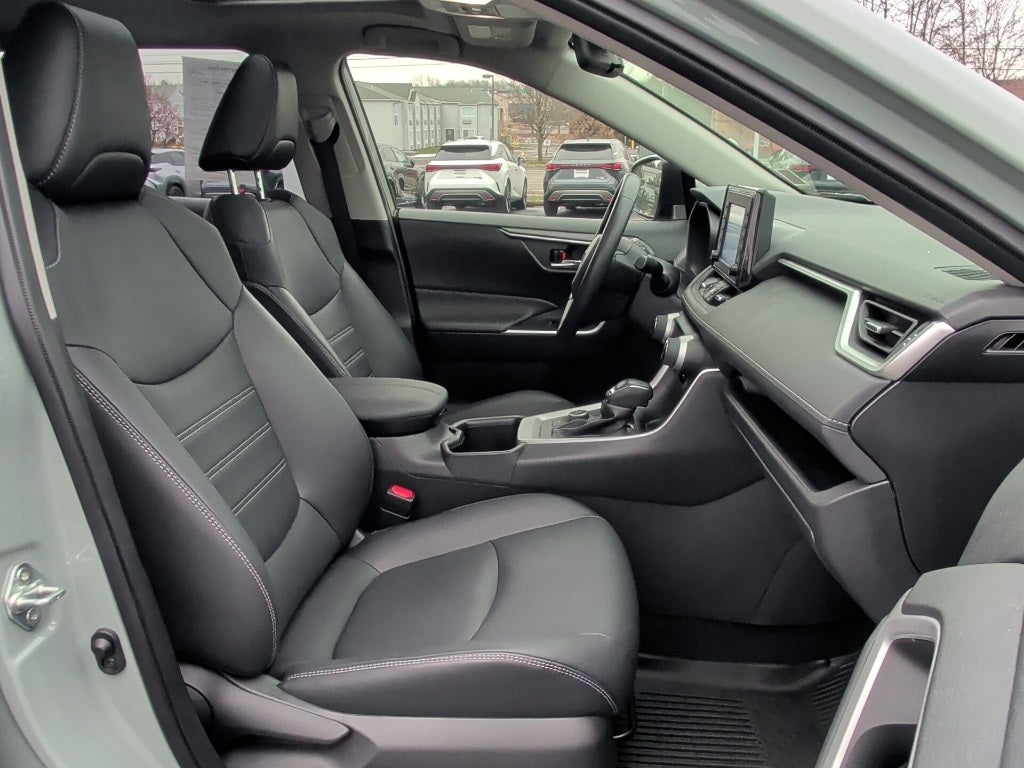 2022 Toyota RAV4 Hybrid XLE Premium