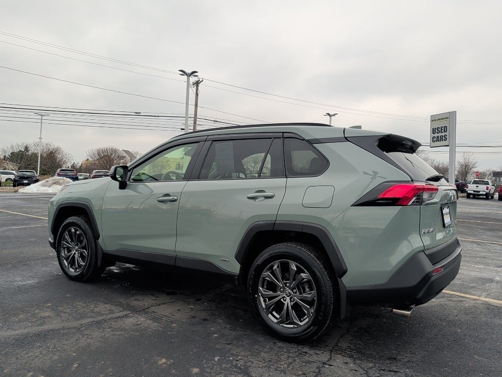 2022 Toyota RAV4 Hybrid XLE Premium