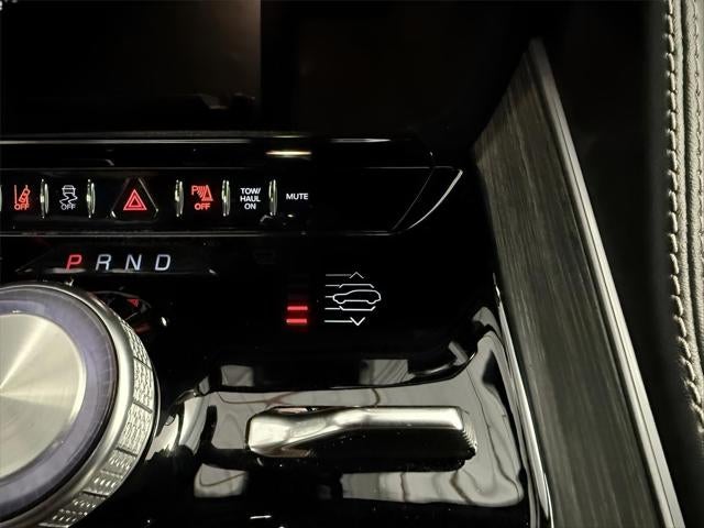 2023 Jeep Wagoneer L Series III 4x4