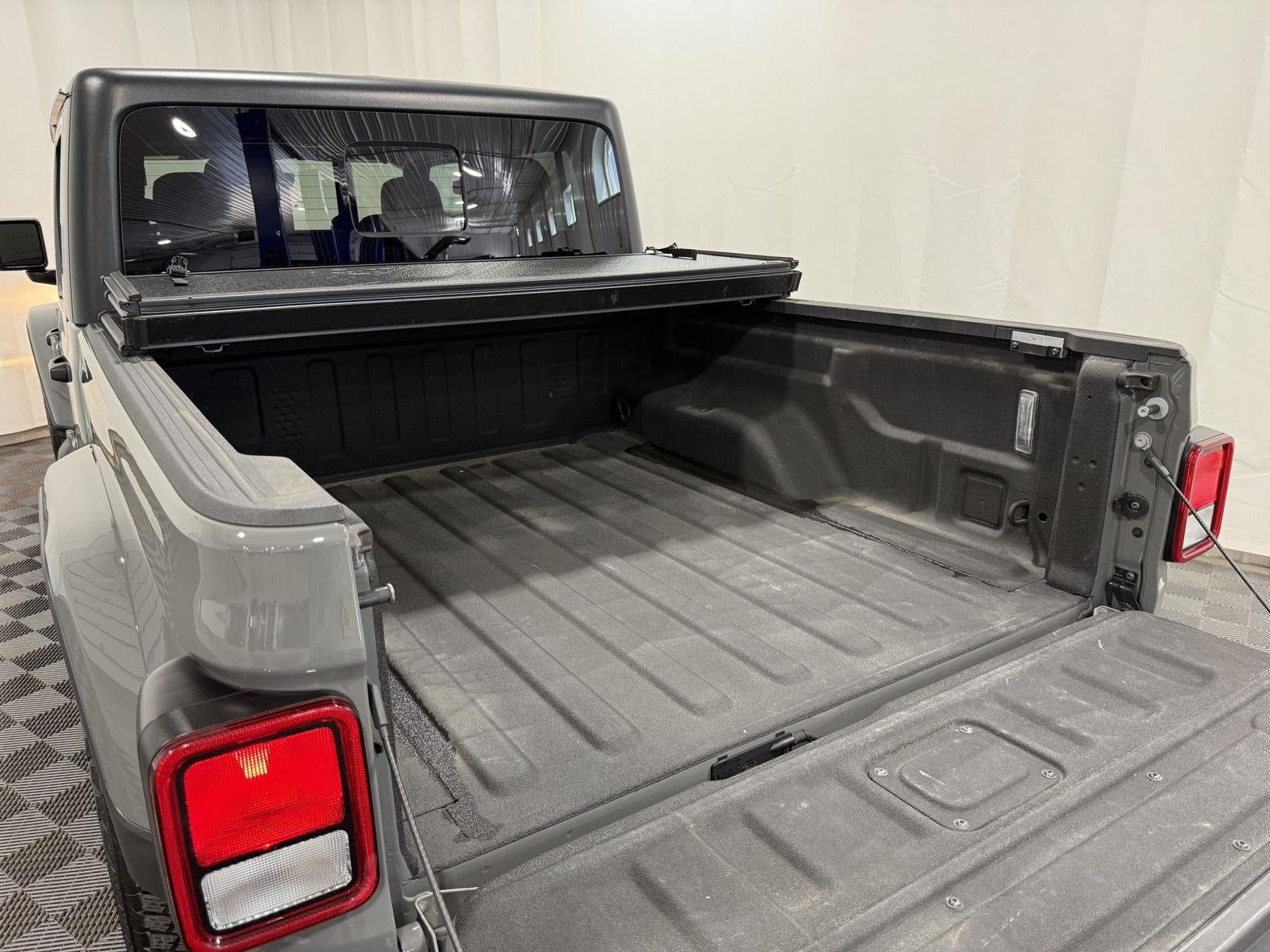 2023 Jeep Gladiator Overland 4x4