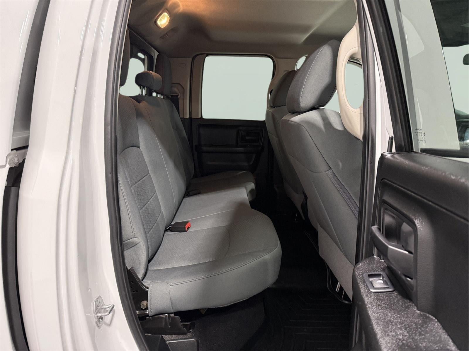 2018 RAM 1500 Express Quad Cab 4x4 6'4' Box