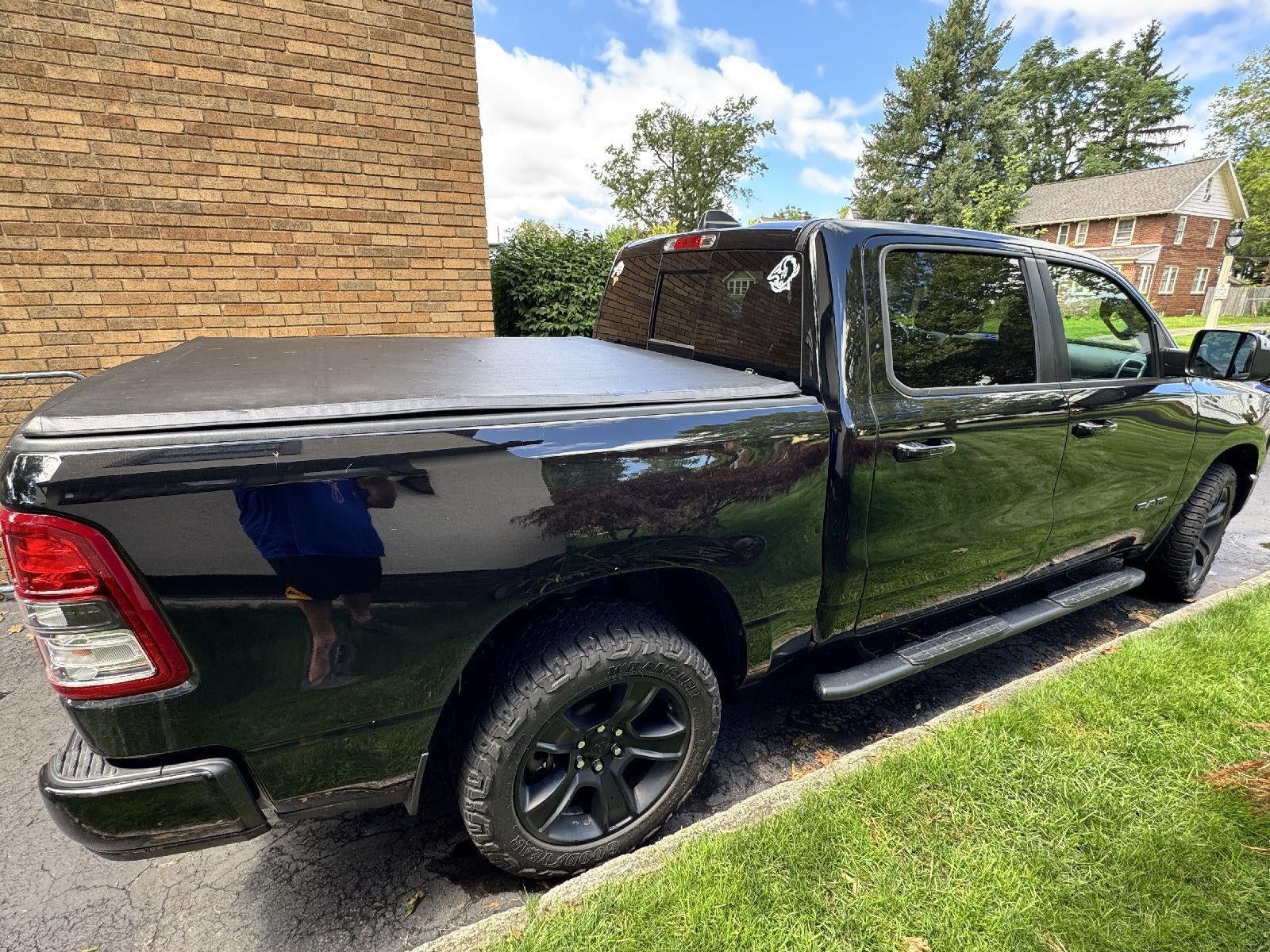 2020 RAM 1500 Big Horn Crew Cab 4x4 5'7' Box