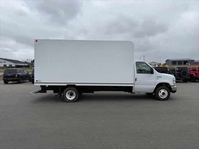 2019 Ford E-450 Cutaway E-450 DRW 158 WB