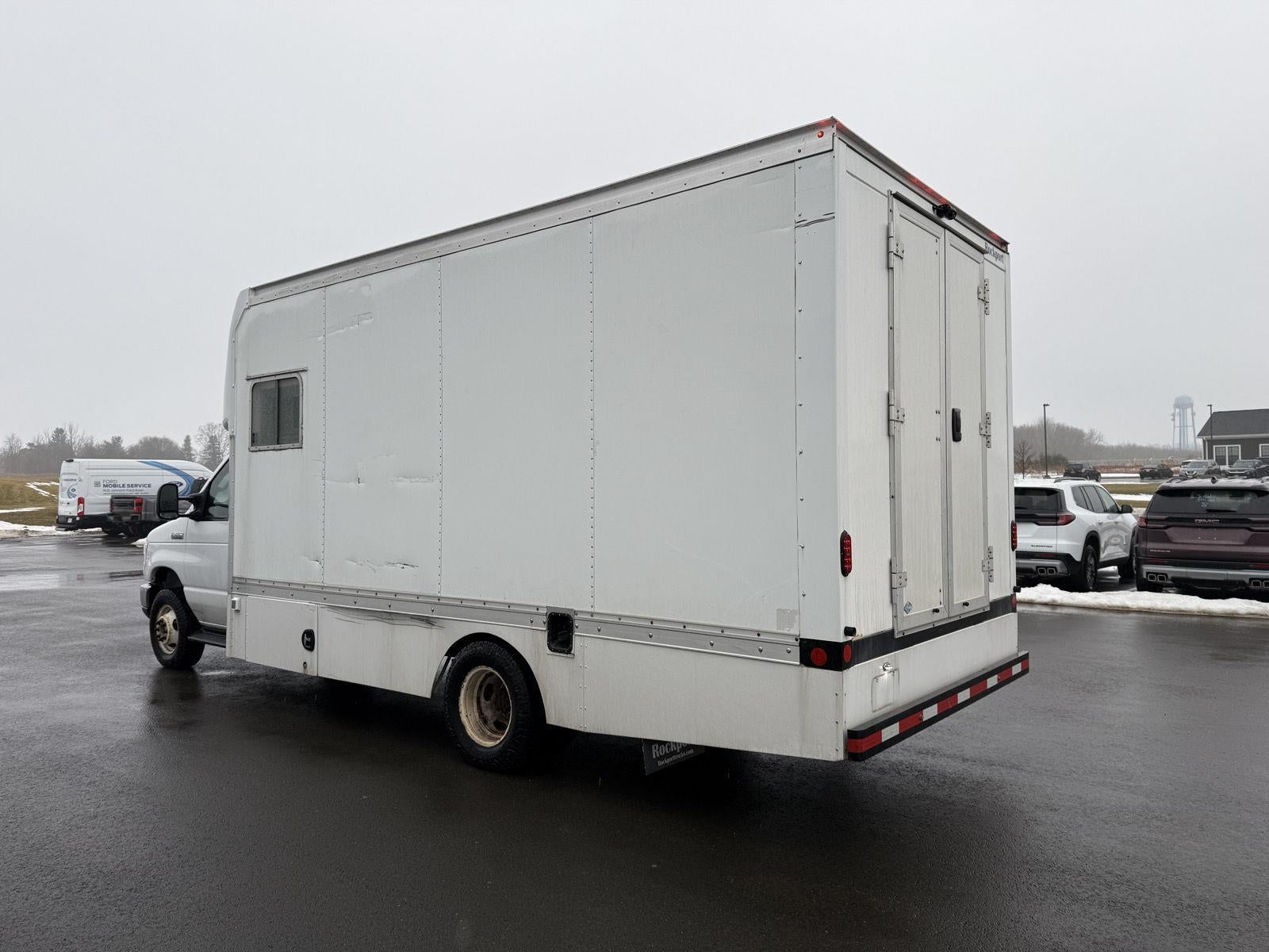 2019 Ford E-450 Cutaway E-450 DRW 158 WB