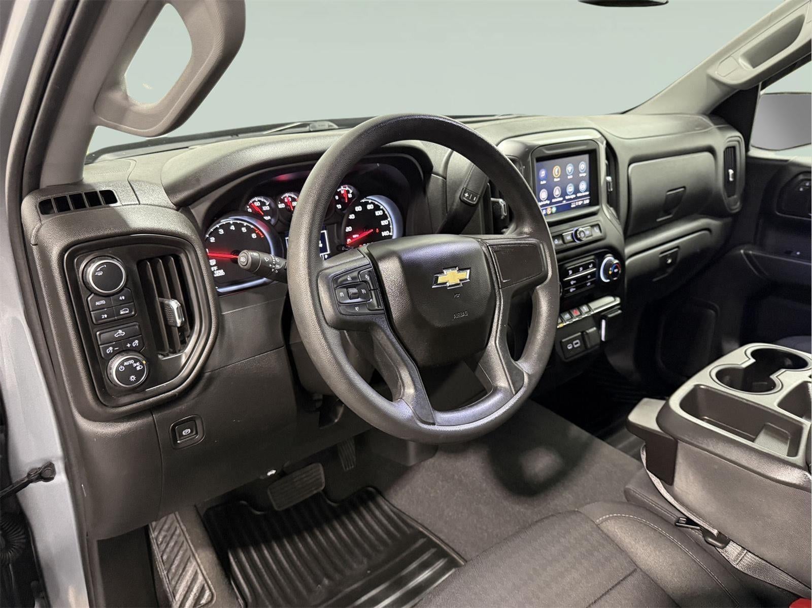 2023 Chevrolet Silverado 1500 4WD Crew Cab Short Bed Custom