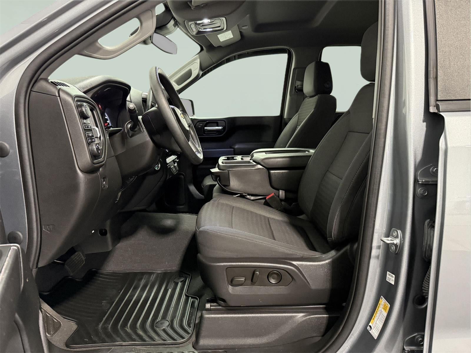 2023 Chevrolet Silverado 1500 4WD Crew Cab Short Bed Custom