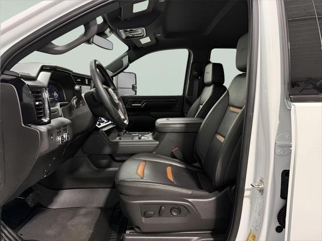 2025 GMC Sierra 2500HD 4WD Crew Cab Standard Bed AT4