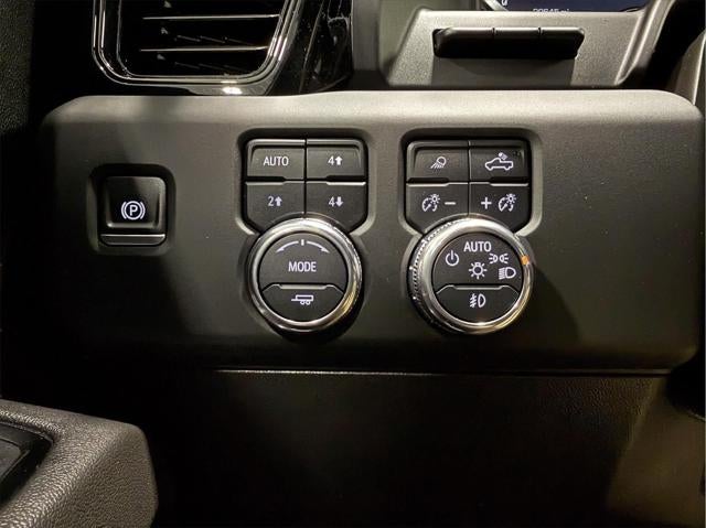 2024 GMC Sierra 3500HD 4WD Crew Cab Standard Bed AT4