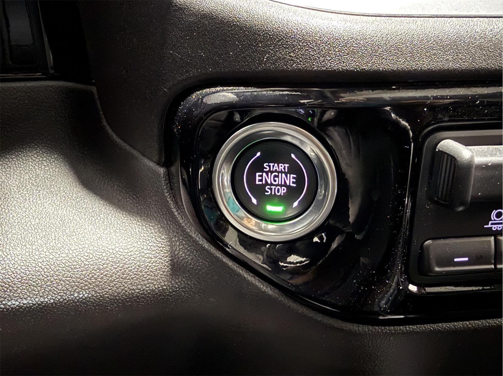 2025 GMC Sierra 2500HD 4WD Crew Cab Standard Bed SLT