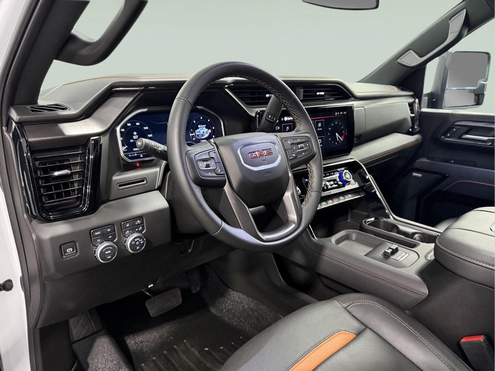 2025 GMC Sierra 2500HD 4WD Crew Cab Standard Bed AT4