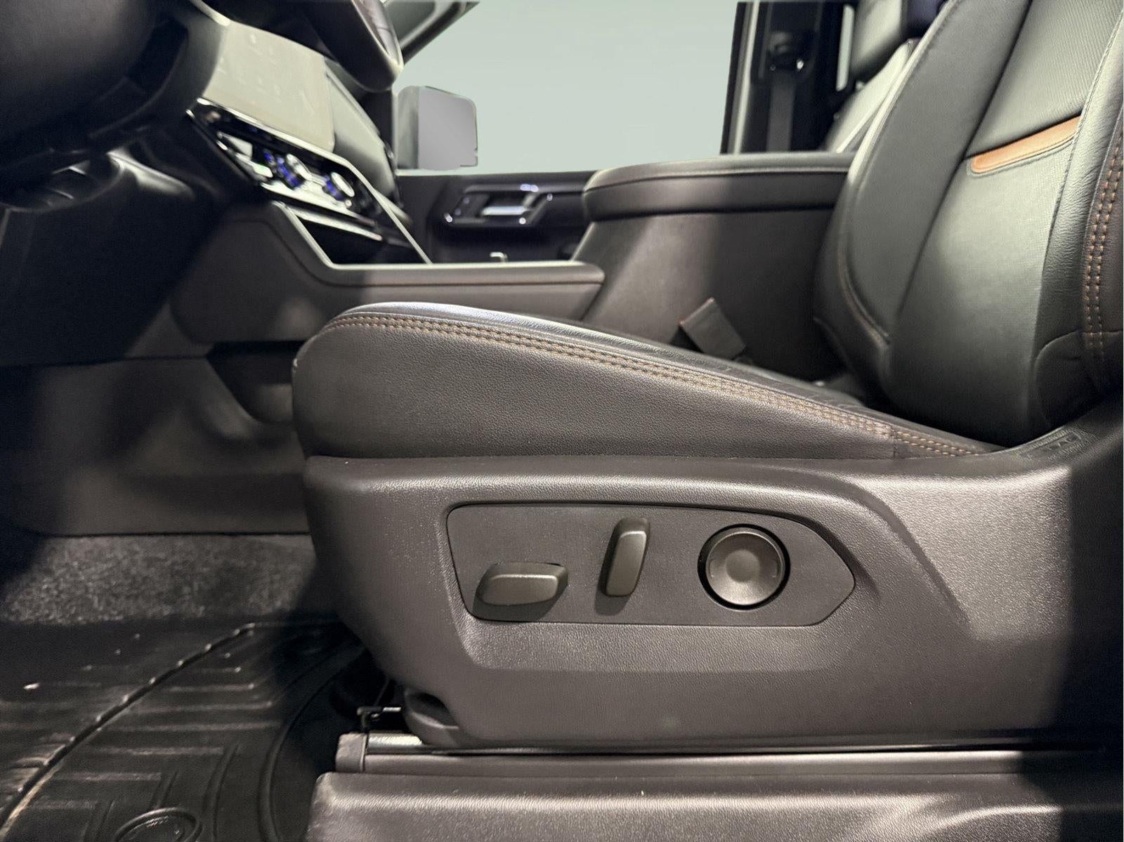 2025 GMC Sierra 2500HD 4WD Crew Cab Standard Bed AT4