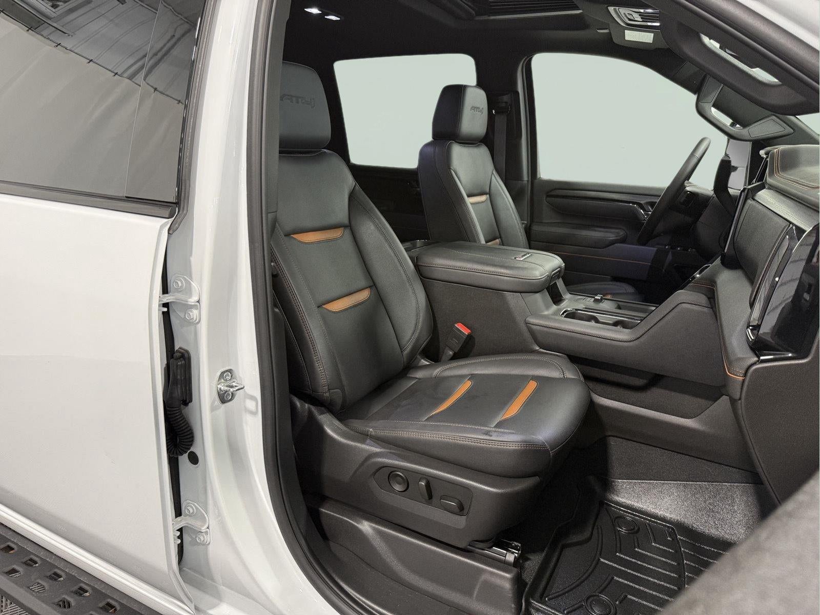 2025 GMC Sierra 2500HD 4WD Crew Cab Standard Bed AT4