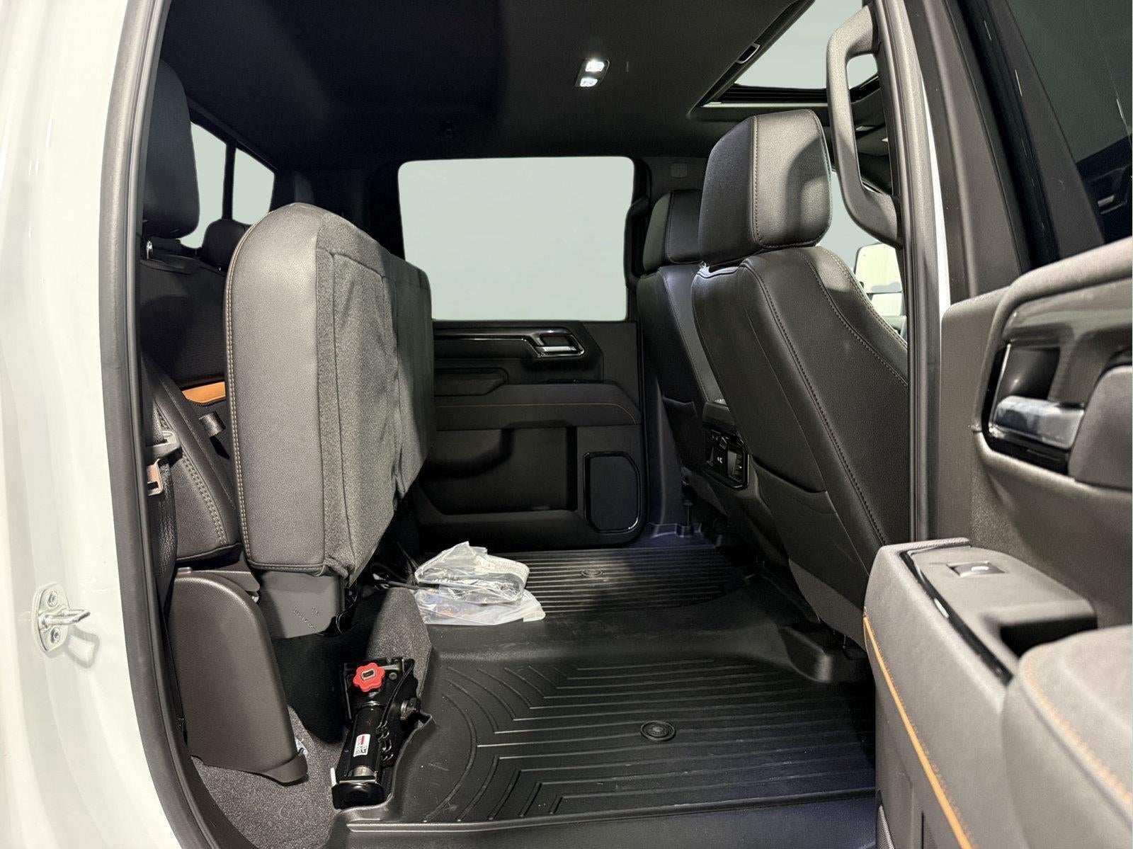 2025 GMC Sierra 2500HD 4WD Crew Cab Standard Bed AT4