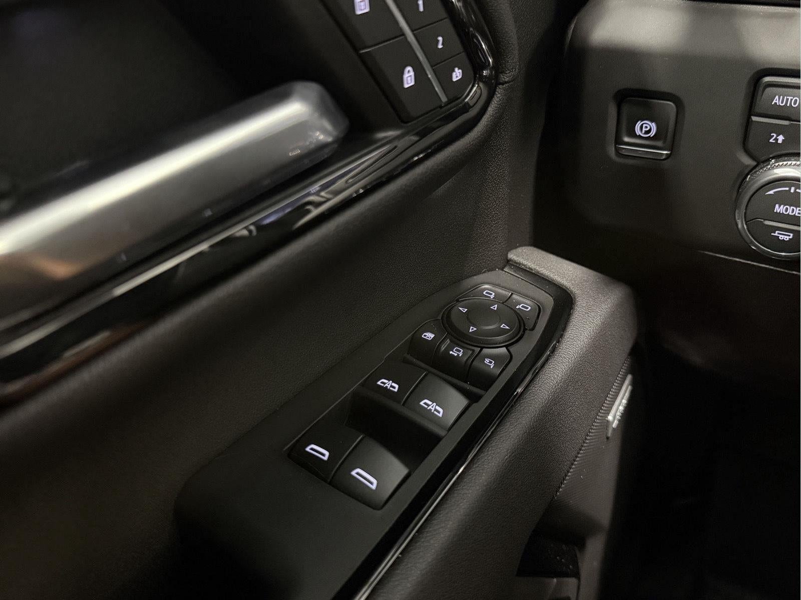 2025 GMC Sierra 2500HD 4WD Crew Cab Standard Bed AT4