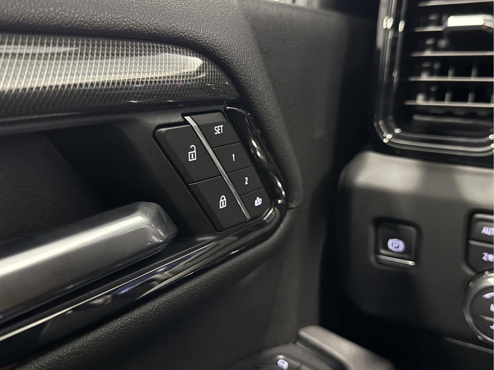 2025 GMC Sierra 2500HD 4WD Crew Cab Standard Bed AT4
