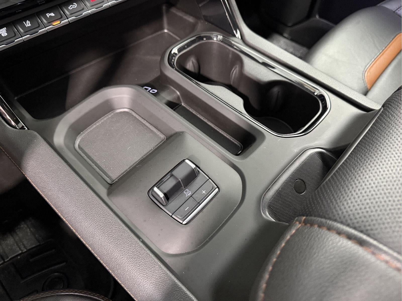 2025 GMC Sierra 2500HD 4WD Crew Cab Standard Bed AT4
