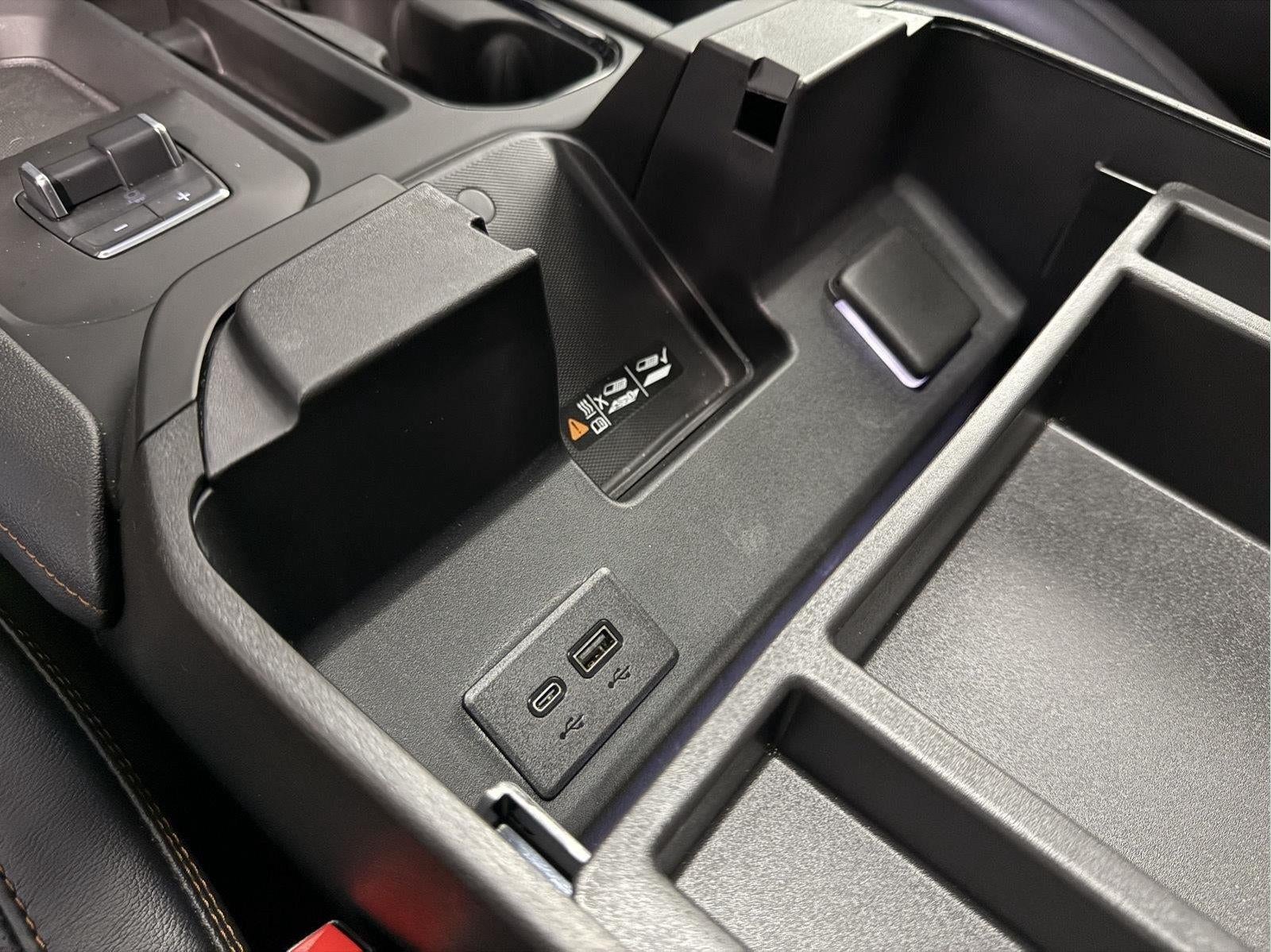 2025 GMC Sierra 2500HD 4WD Crew Cab Standard Bed AT4