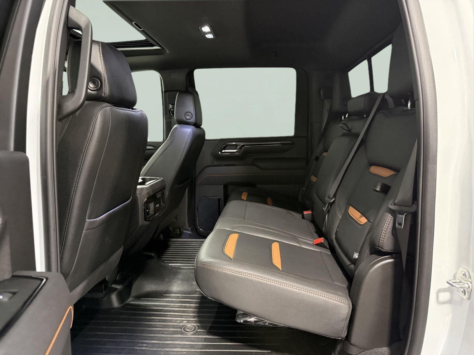 2025 GMC Sierra 2500HD 4WD Crew Cab Standard Bed AT4