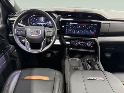 2025 GMC Sierra 2500HD 4WD Crew Cab Standard Bed AT4