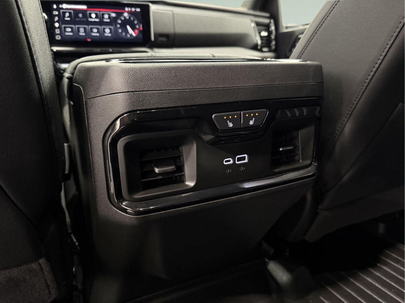 2025 GMC Sierra 2500HD 4WD Crew Cab Standard Bed AT4