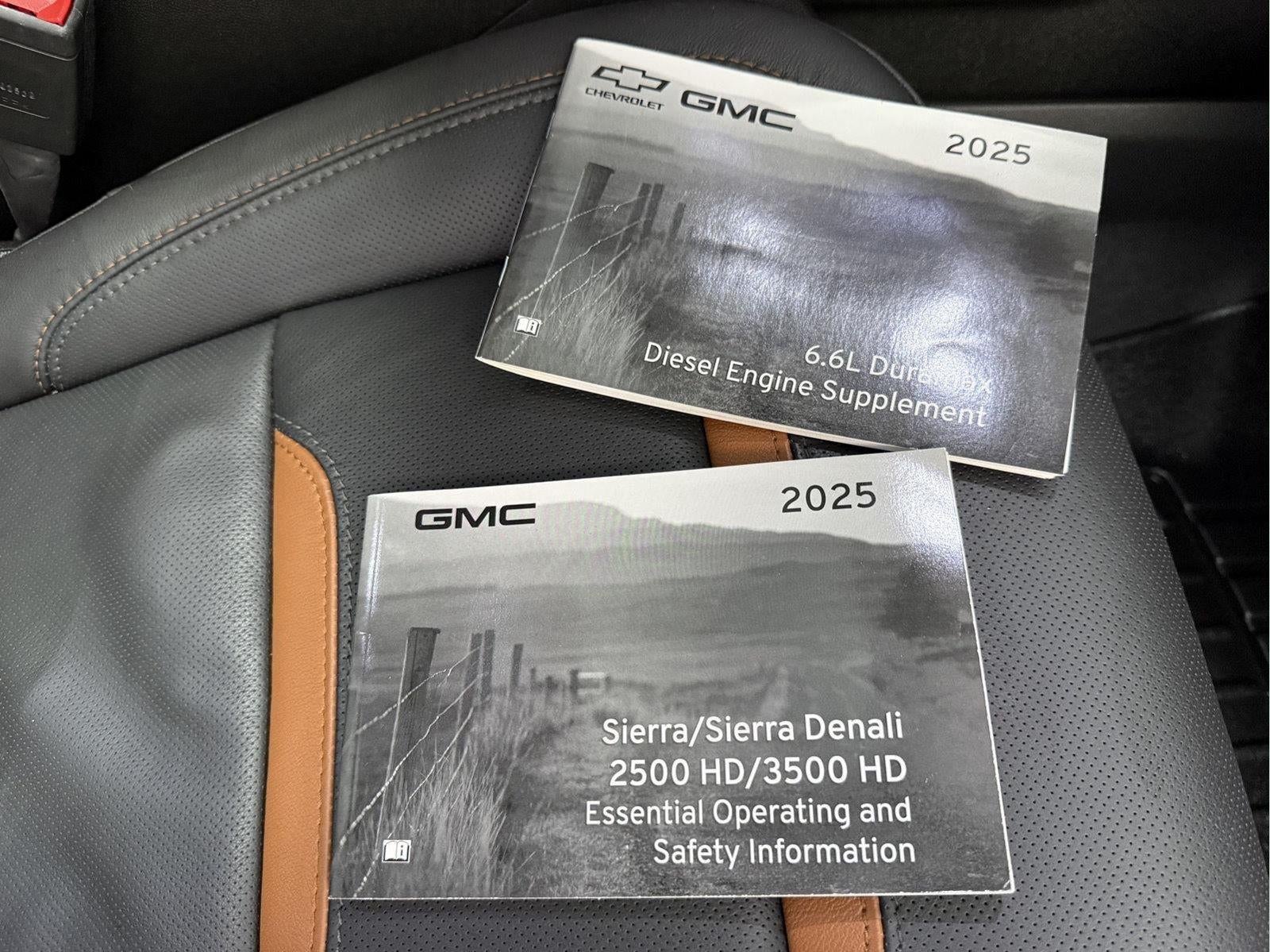 2025 GMC Sierra 2500HD 4WD Crew Cab Standard Bed AT4
