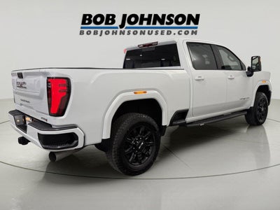 2025 GMC Sierra 2500HD 4WD Crew Cab Standard Bed AT4