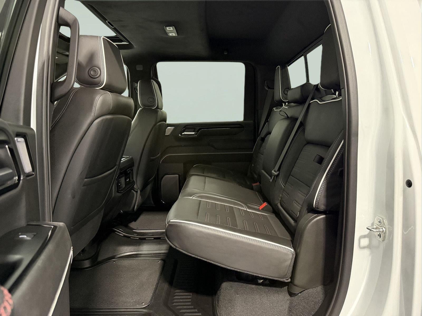 2025 GMC Sierra 2500HD Crew Cab, Standard Bed, AT4X, 4WD
