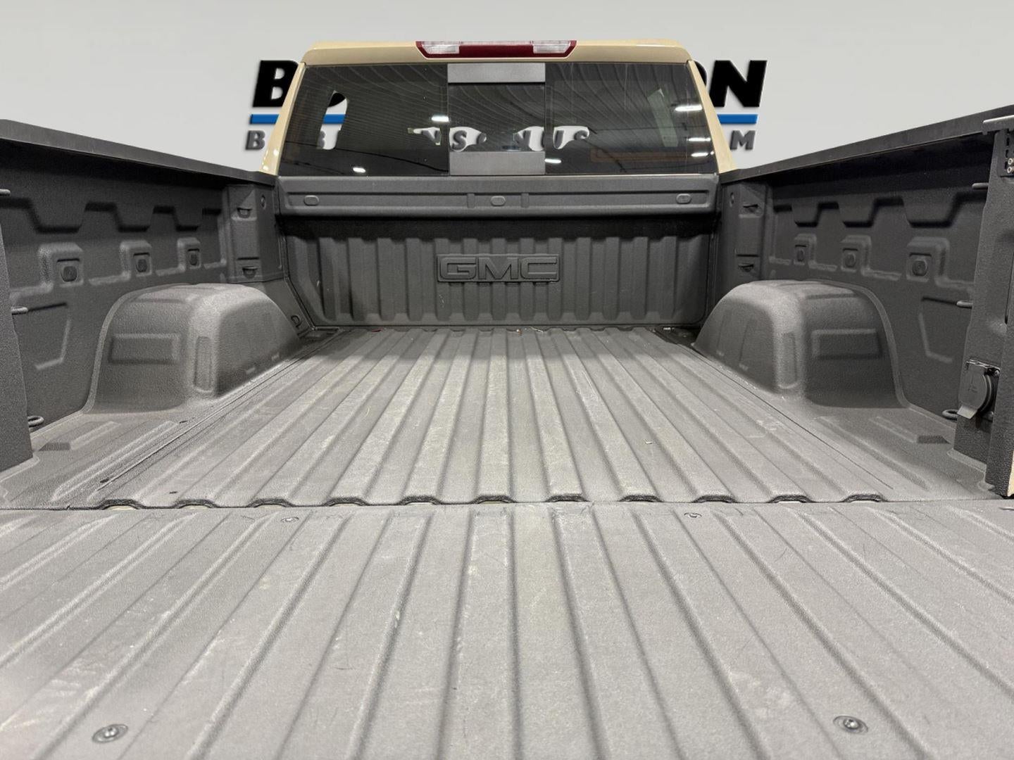 2023 GMC Sierra 1500 4WD Crew Cab Short Box Elevation with 3SB