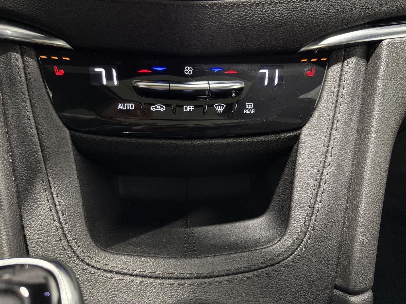 2024 Cadillac XT6 Luxury