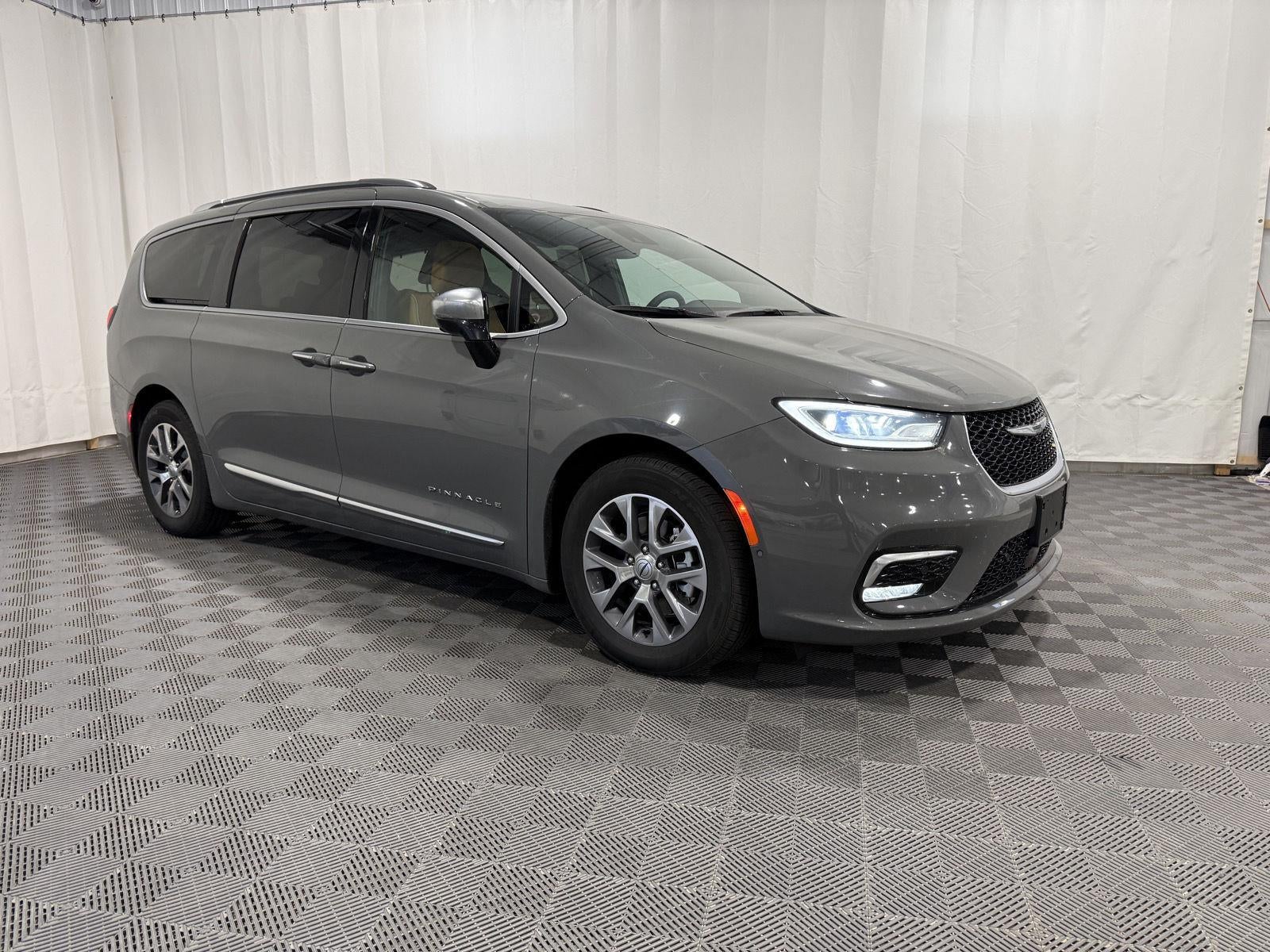 2023 Chrysler Pacifica Hybrid Pinnacle