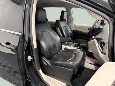 2022 Chrysler Pacifica Touring L AWD