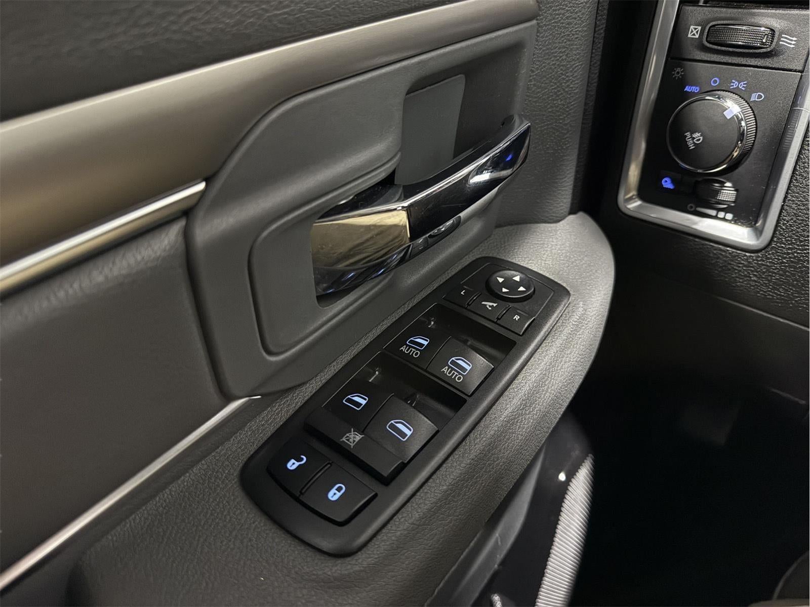 2018 RAM 1500 Big Horn Crew Cab 4x4 5'7' Box