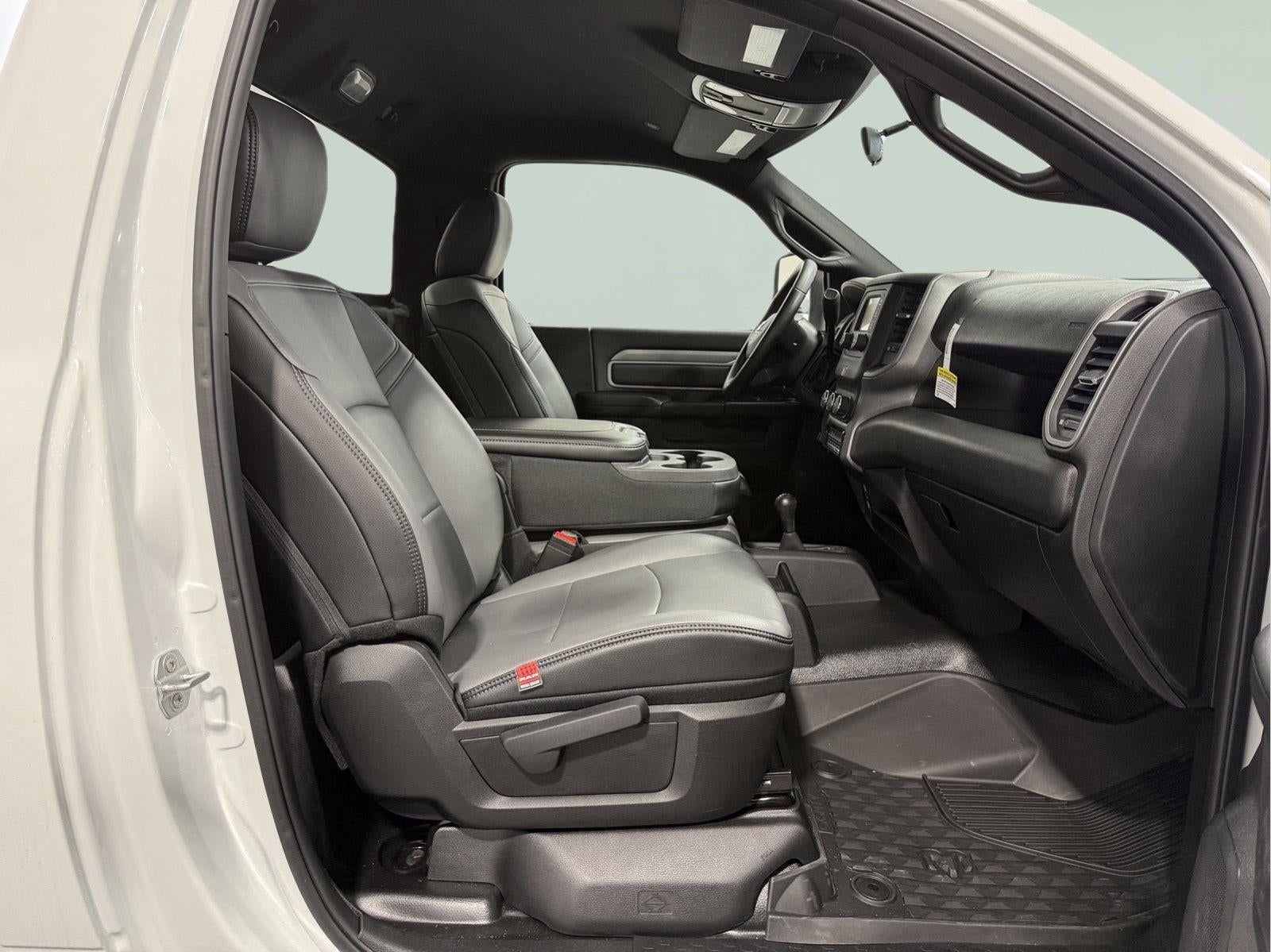 2024 RAM 5500 Chassis Tradesman/SLT