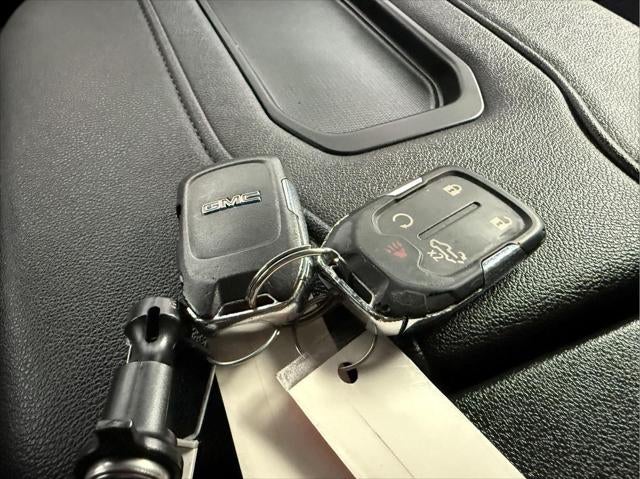 2021 GMC Sierra 1500 4WD Crew Cab Short Box Elevation