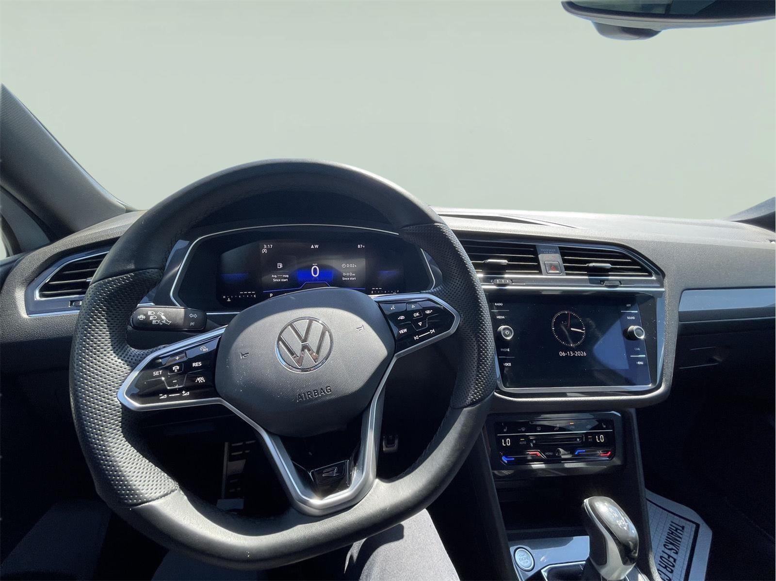 2023 Volkswagen Tiguan SE R-Line Black