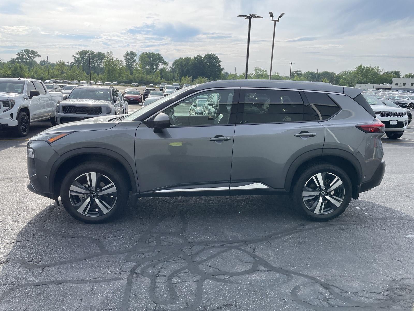 2022 Nissan Rogue SL