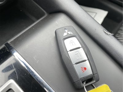 2022 Mitsubishi Outlander ES