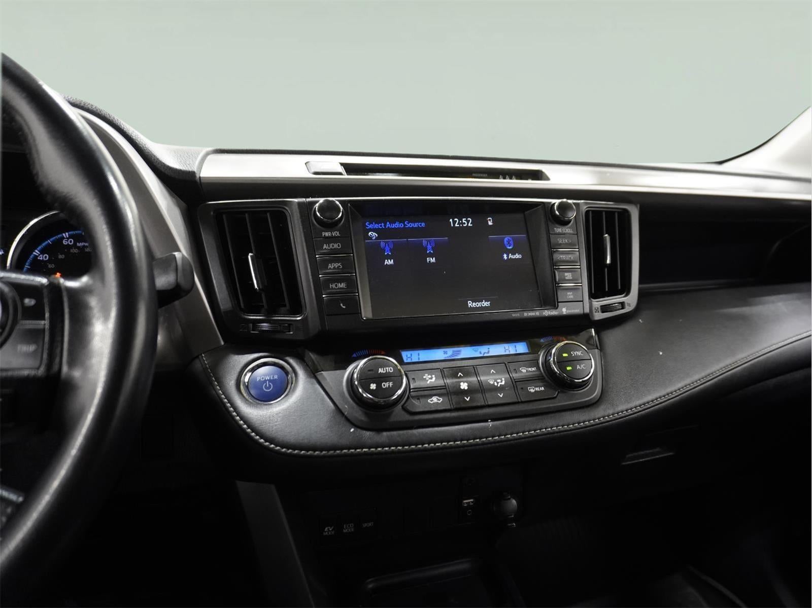 2017 Toyota RAV4 Hybrid XLE