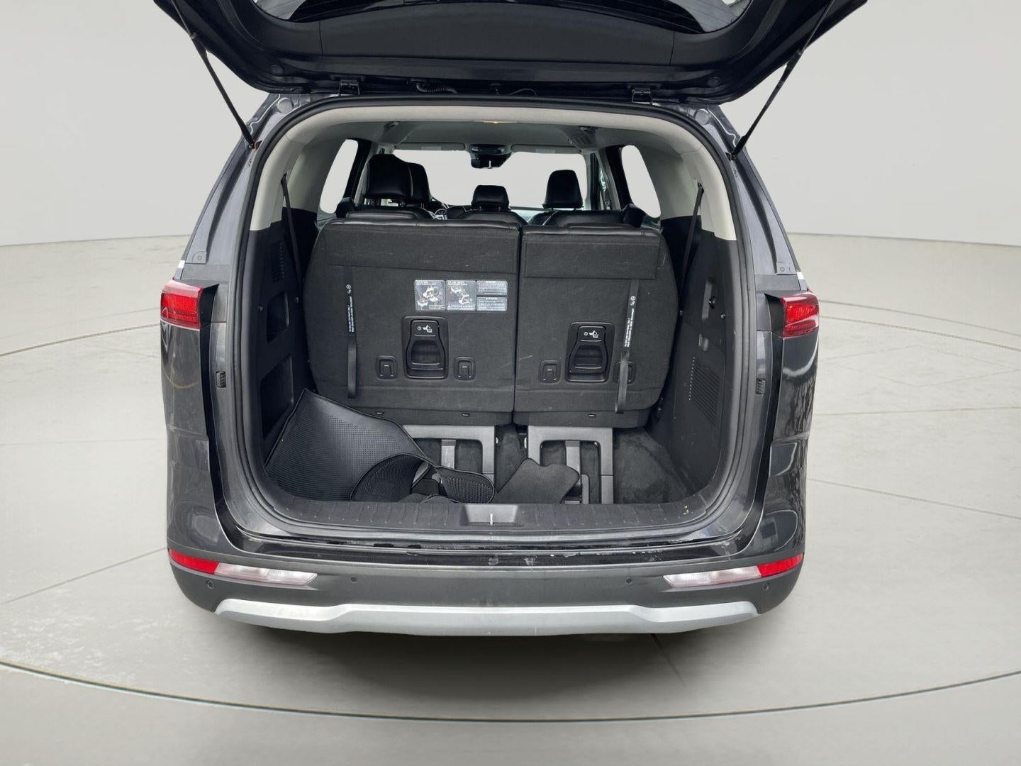 2023 Kia Carnival LX