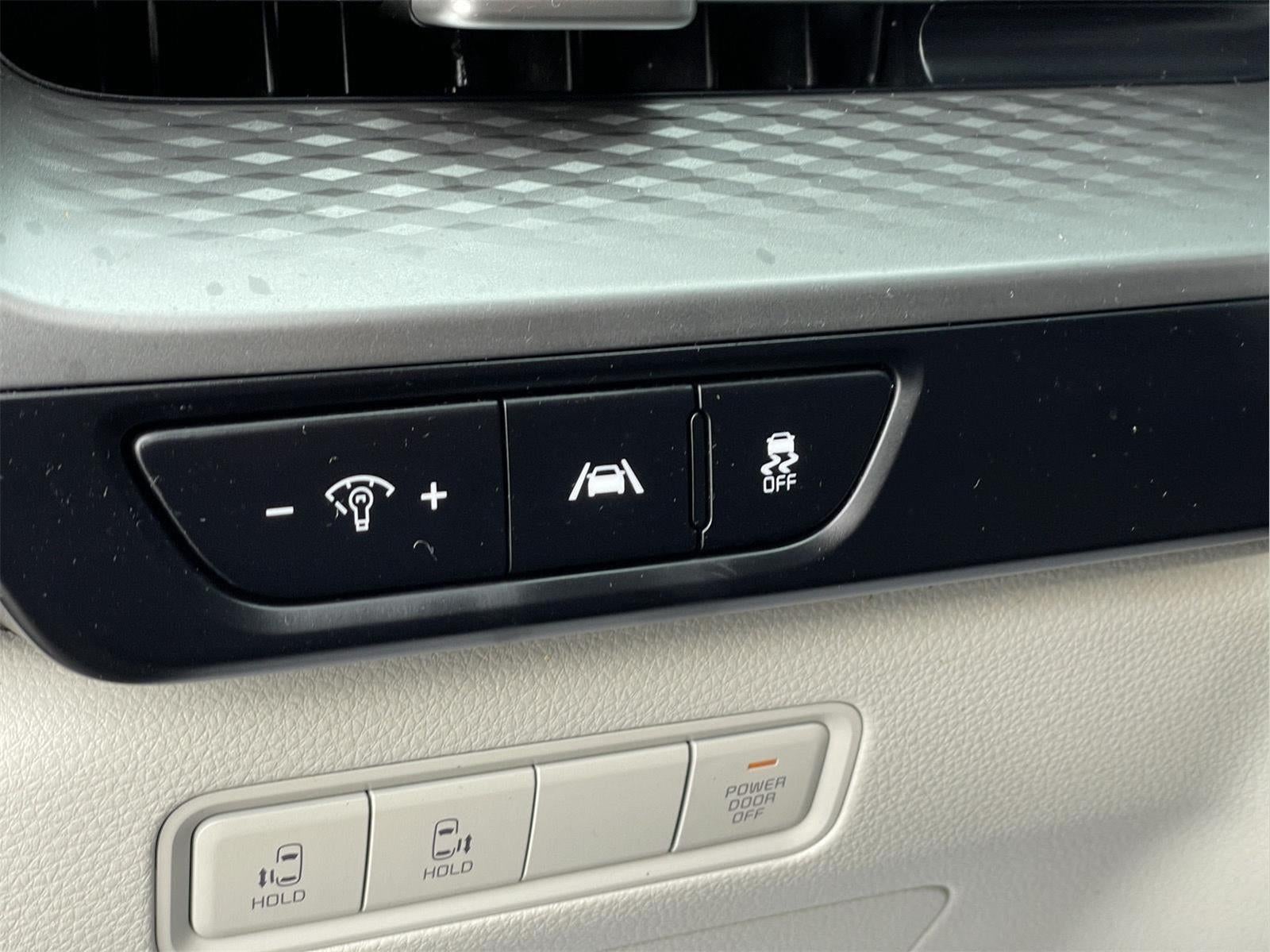 2023 Kia Carnival LX