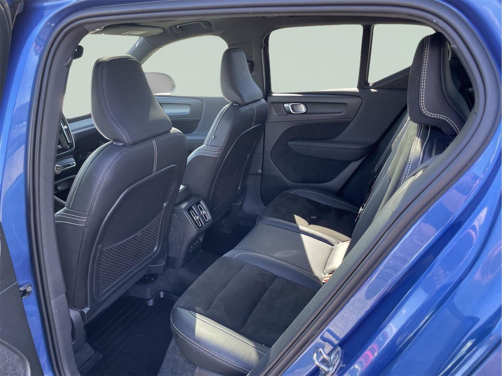 2021 Volvo XC40 R-Design