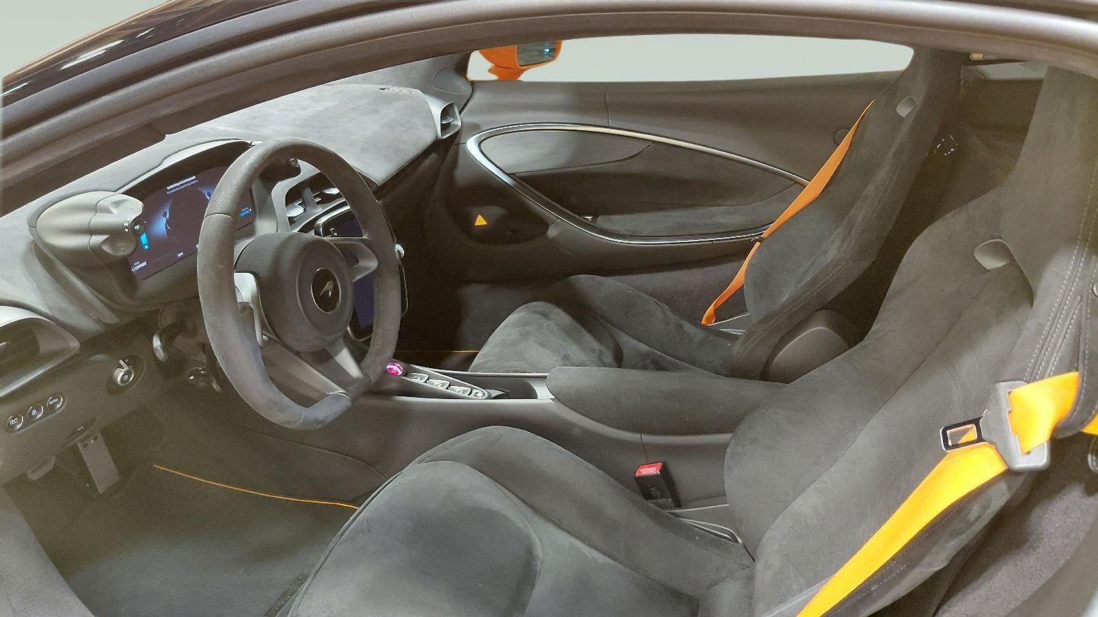 2023 McLaren Artura TechLux